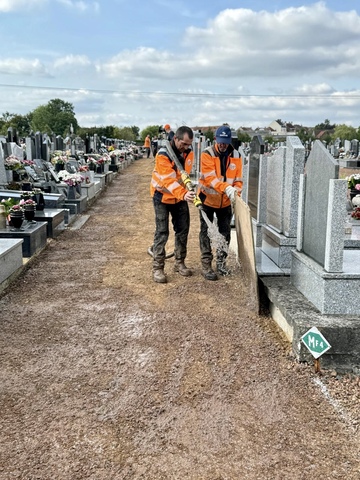 Engazonnement par Hydroseeding au Cimetière de Bruay-la-Buissière